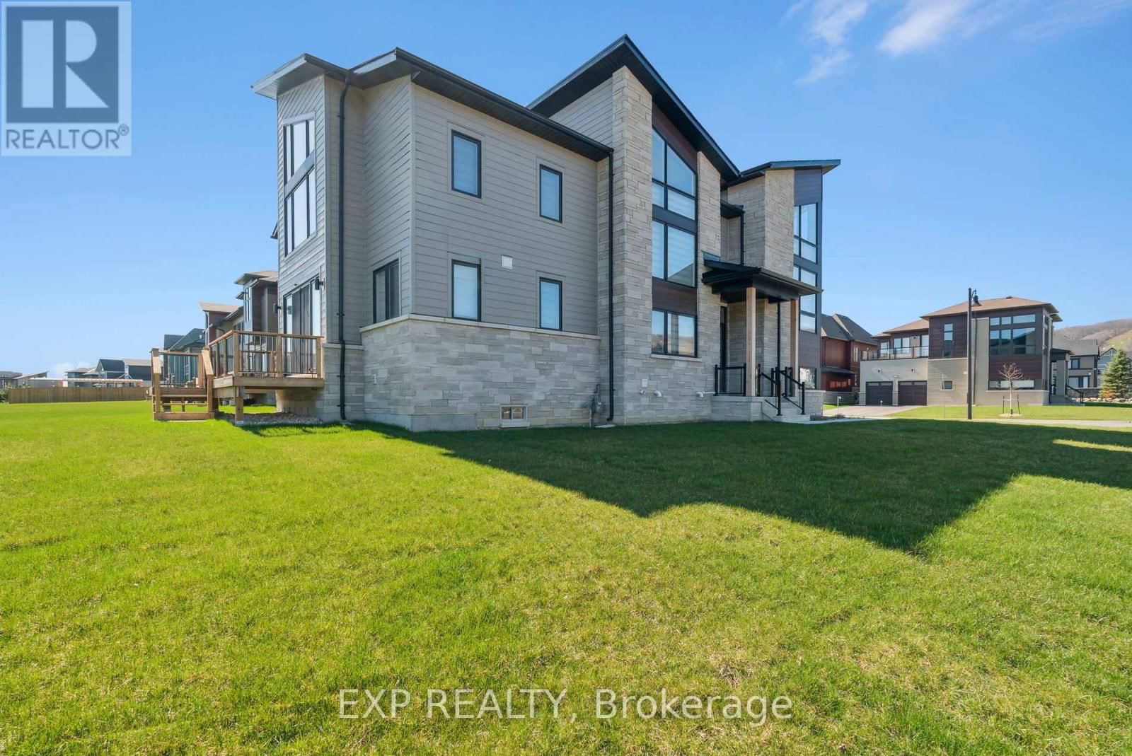 100 STONELEIGH DRIVE Image 11
