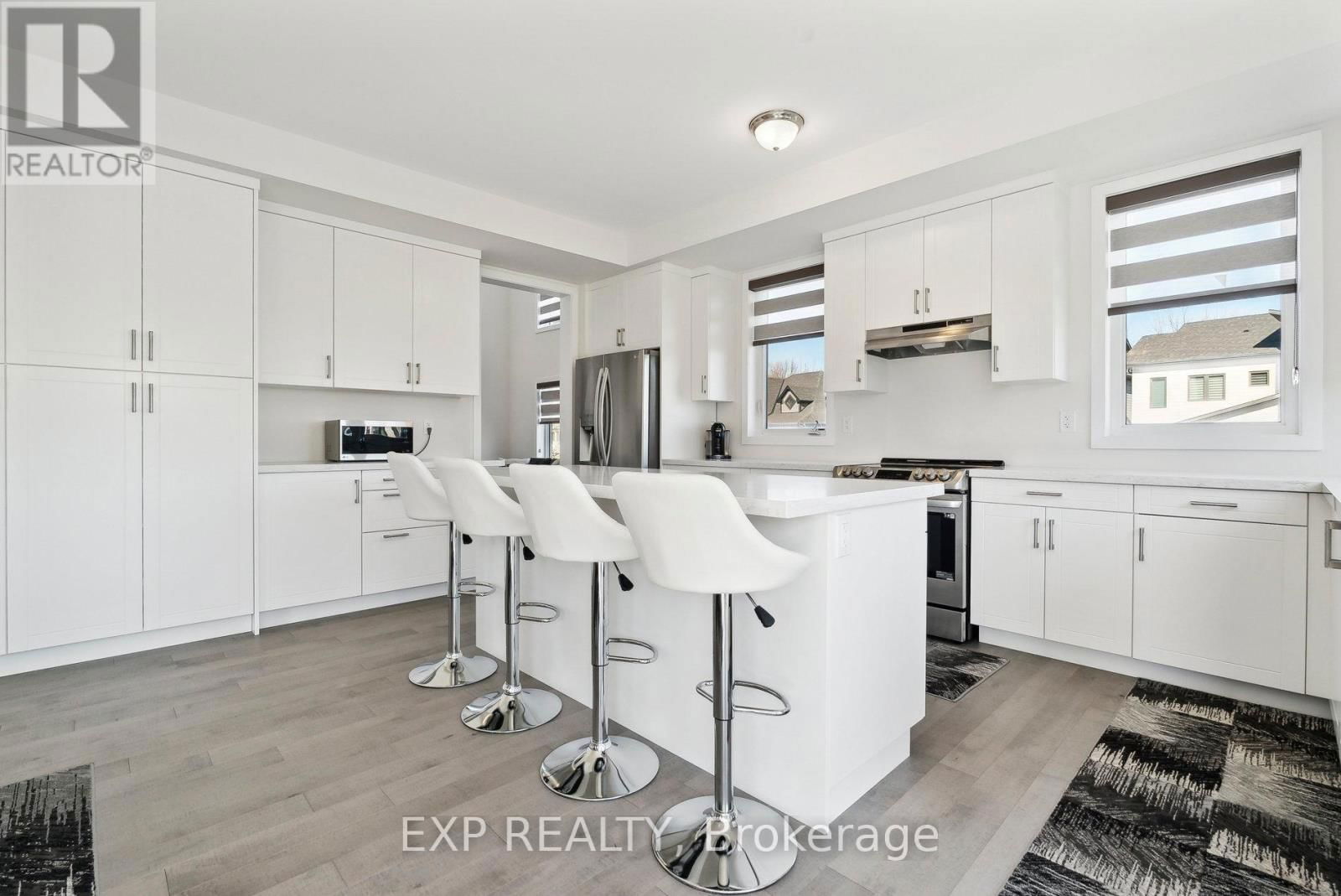 100 STONELEIGH DRIVE Image 18