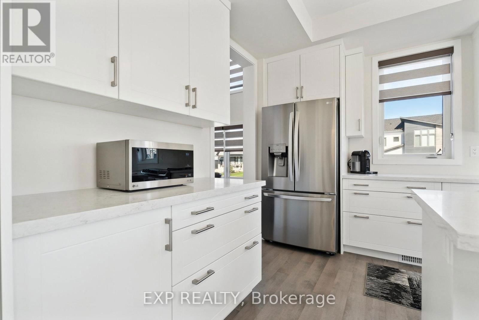 100 STONELEIGH DRIVE Image 23