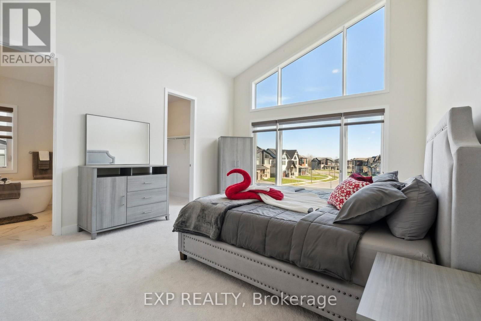 100 STONELEIGH DRIVE Image 42