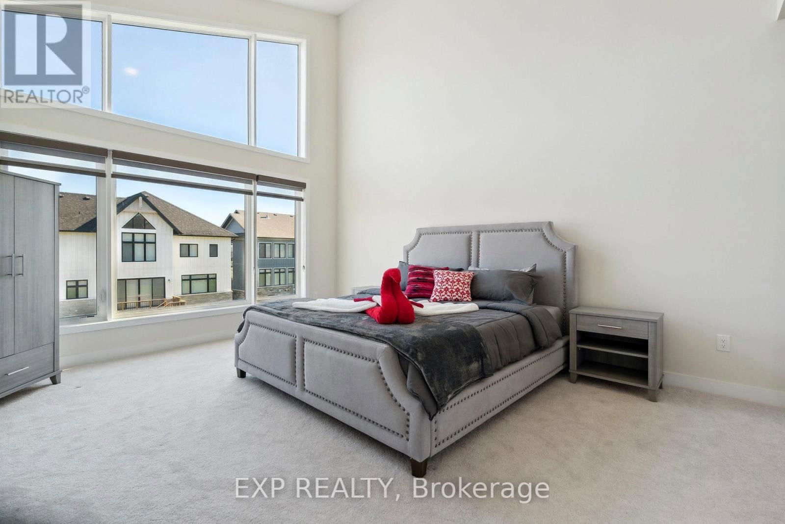 100 STONELEIGH DRIVE Image 43
