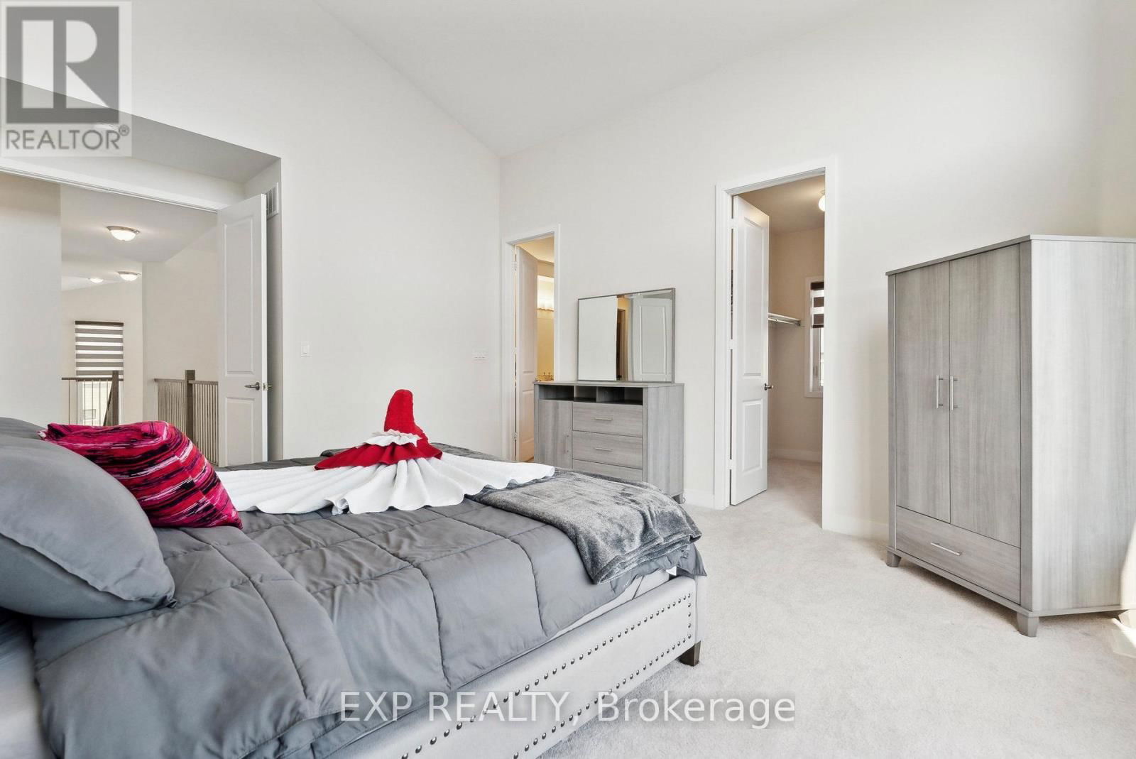 100 STONELEIGH DRIVE Image 44