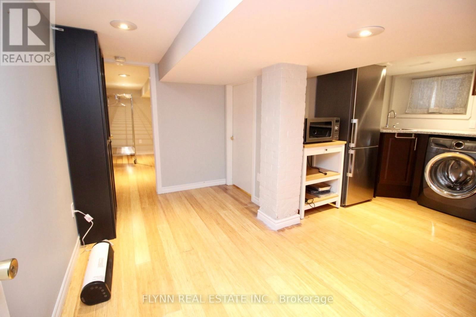 2 - 141 MARKLAND STREET Image 5