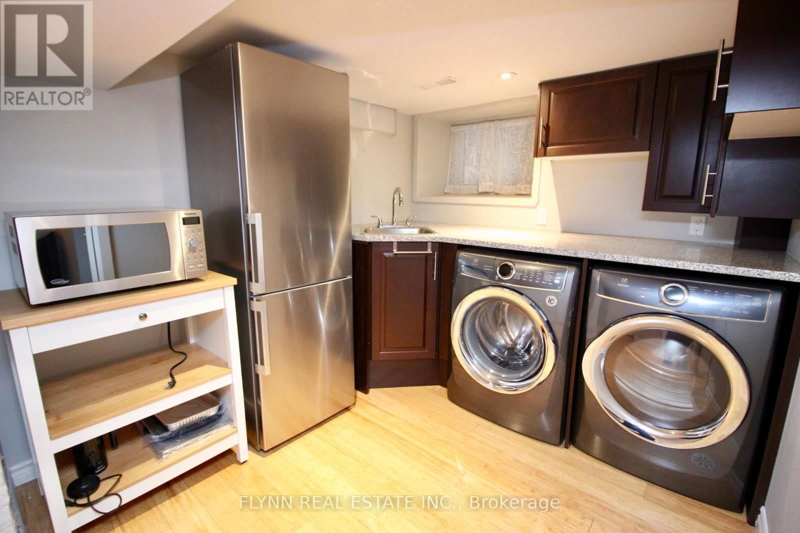 2 - 141 MARKLAND STREET Image 7