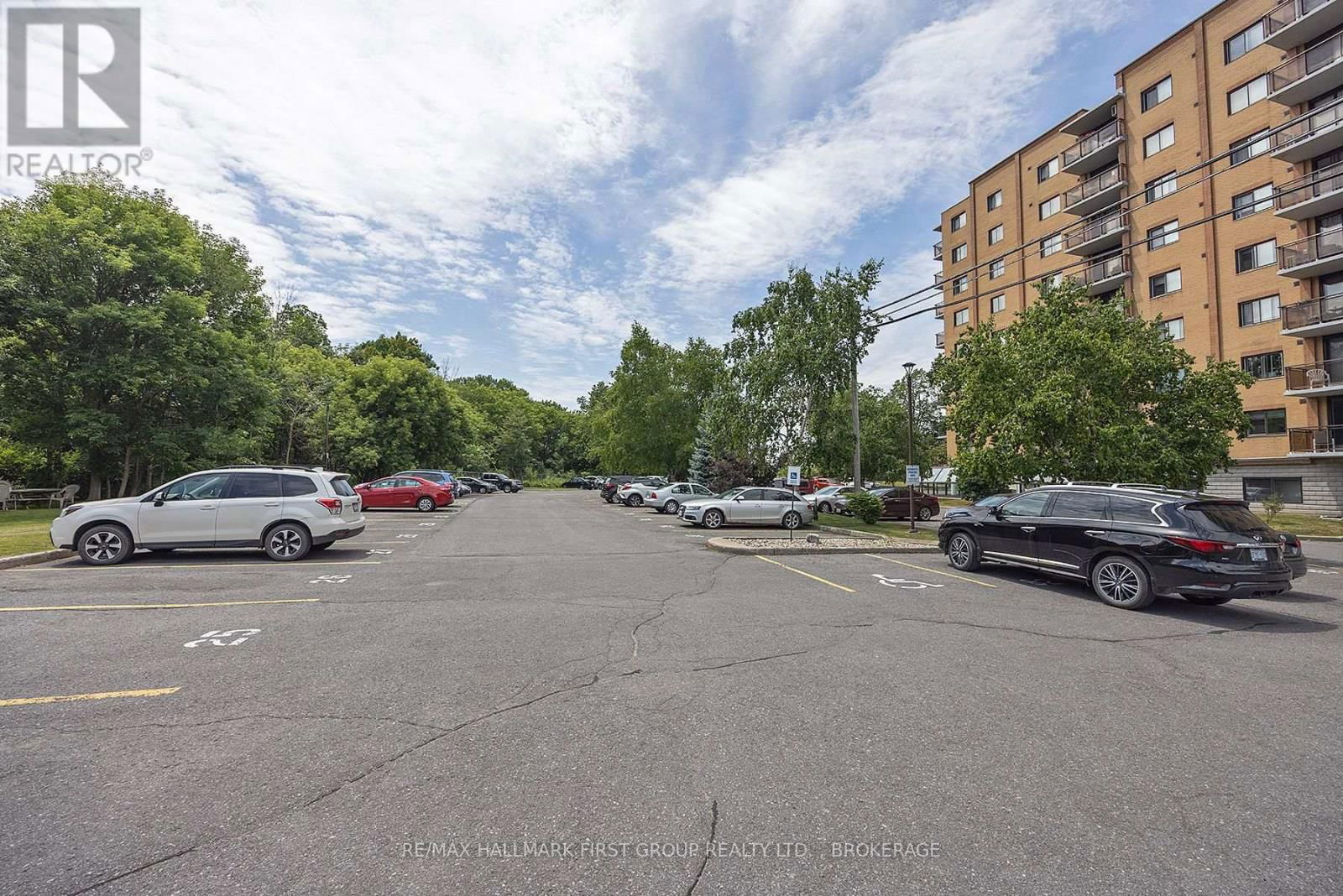 604 - 120 BARRETT COURT Image 28