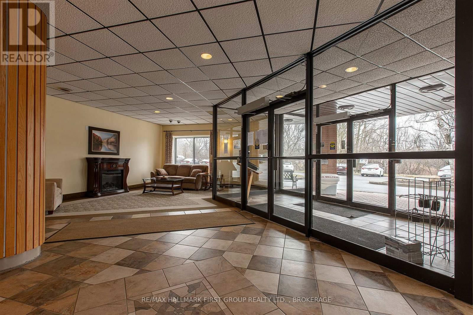 604 - 120 BARRETT COURT Image 31