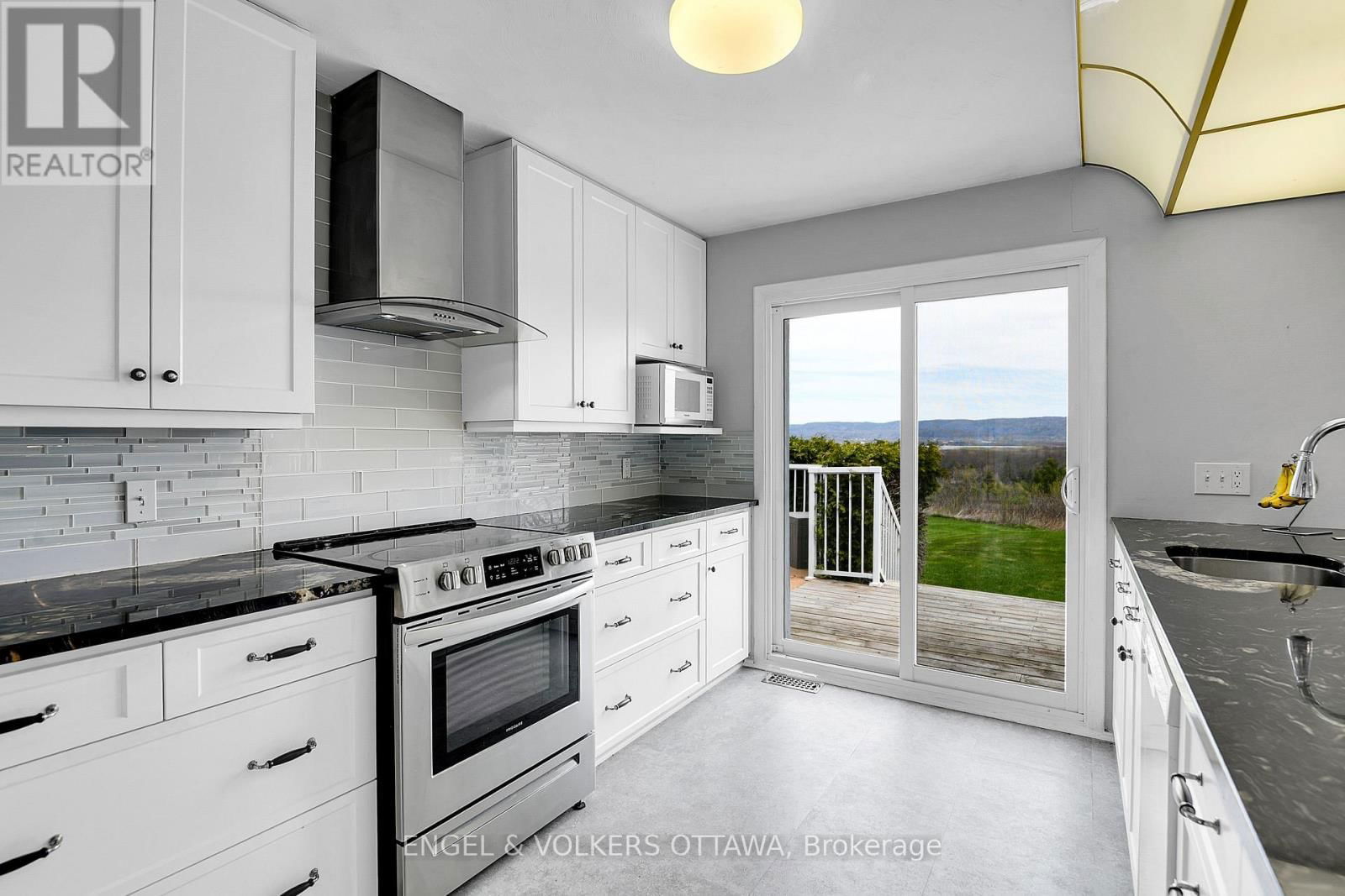 122 COLONEL NICHOLSON LANE Image 18