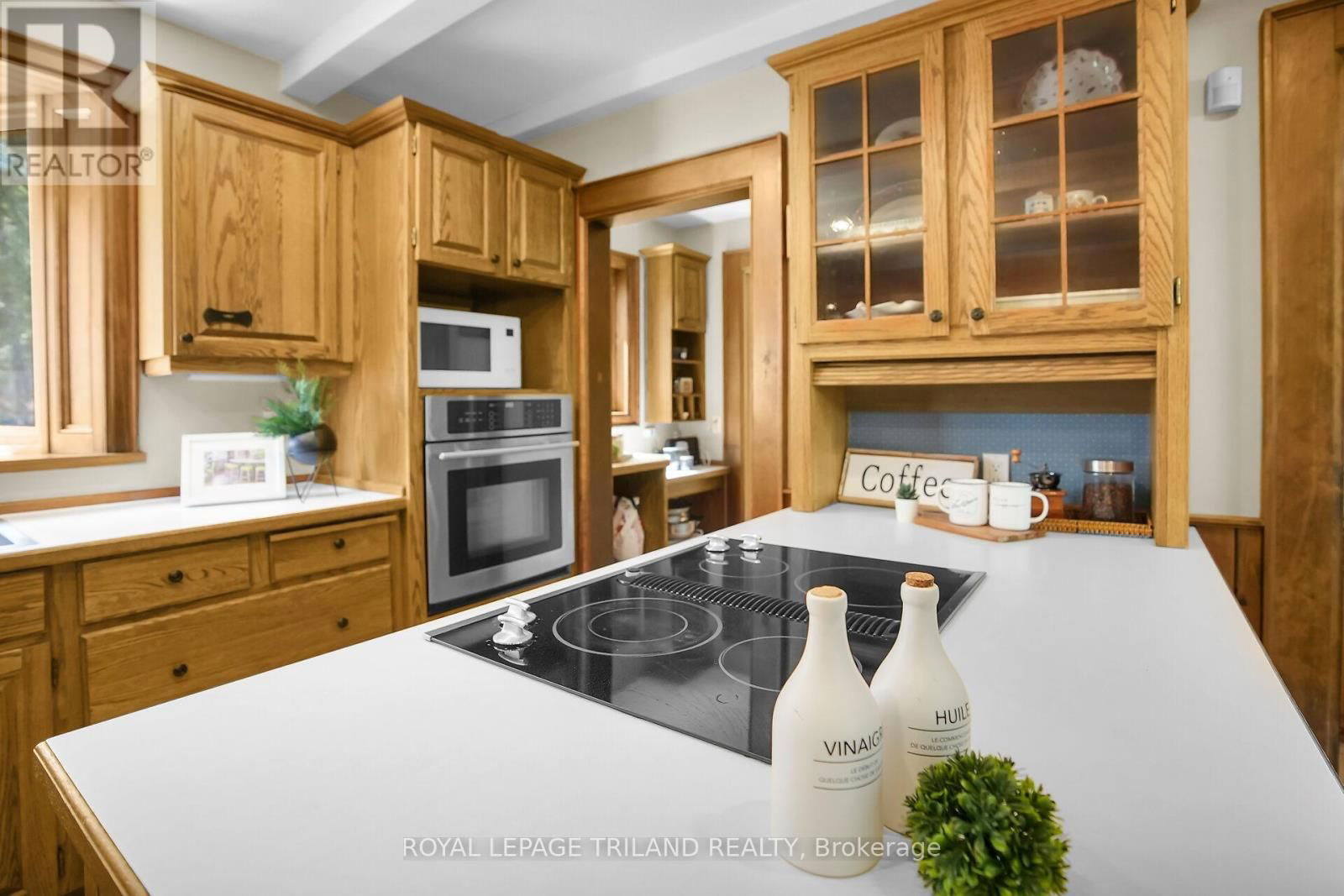 825 RIVERSIDE DRIVE Image 11