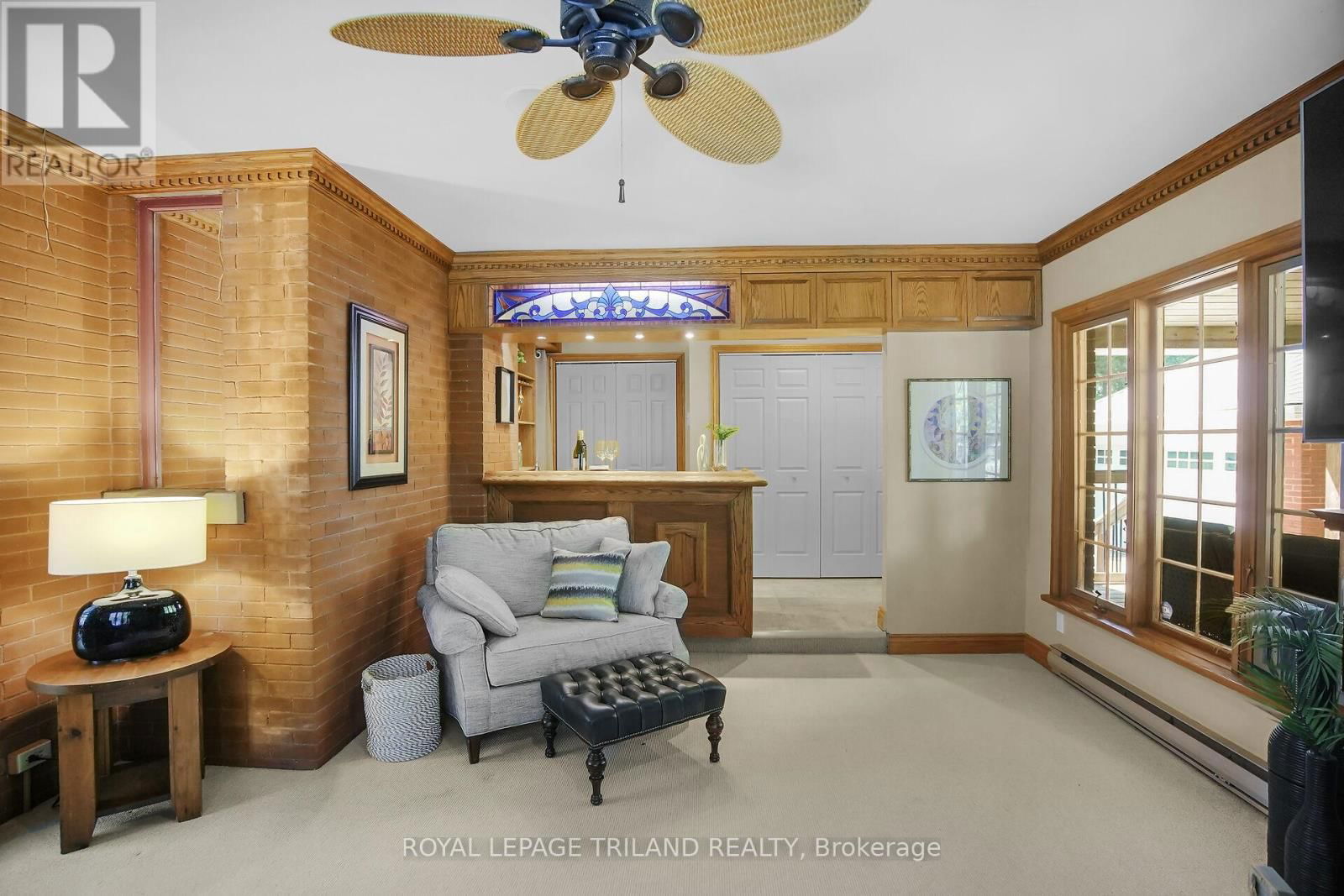 825 RIVERSIDE DRIVE Image 16