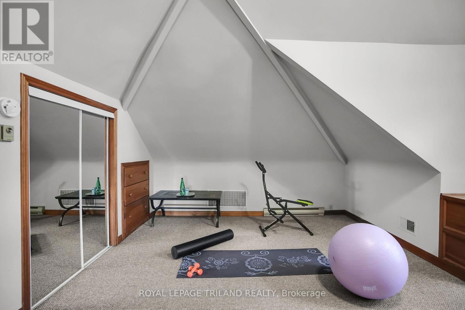 825 RIVERSIDE DRIVE Image 23