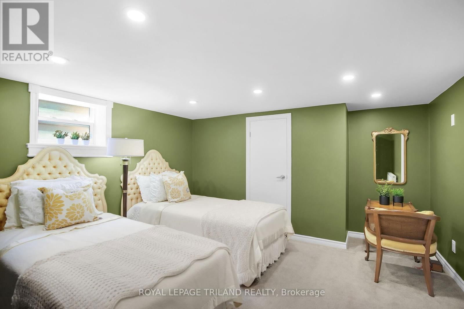825 RIVERSIDE DRIVE Image 26