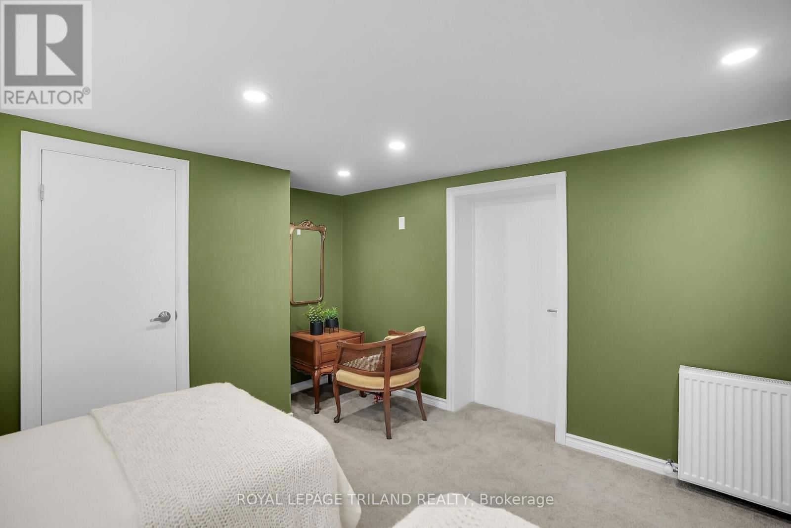 825 RIVERSIDE DRIVE Image 27