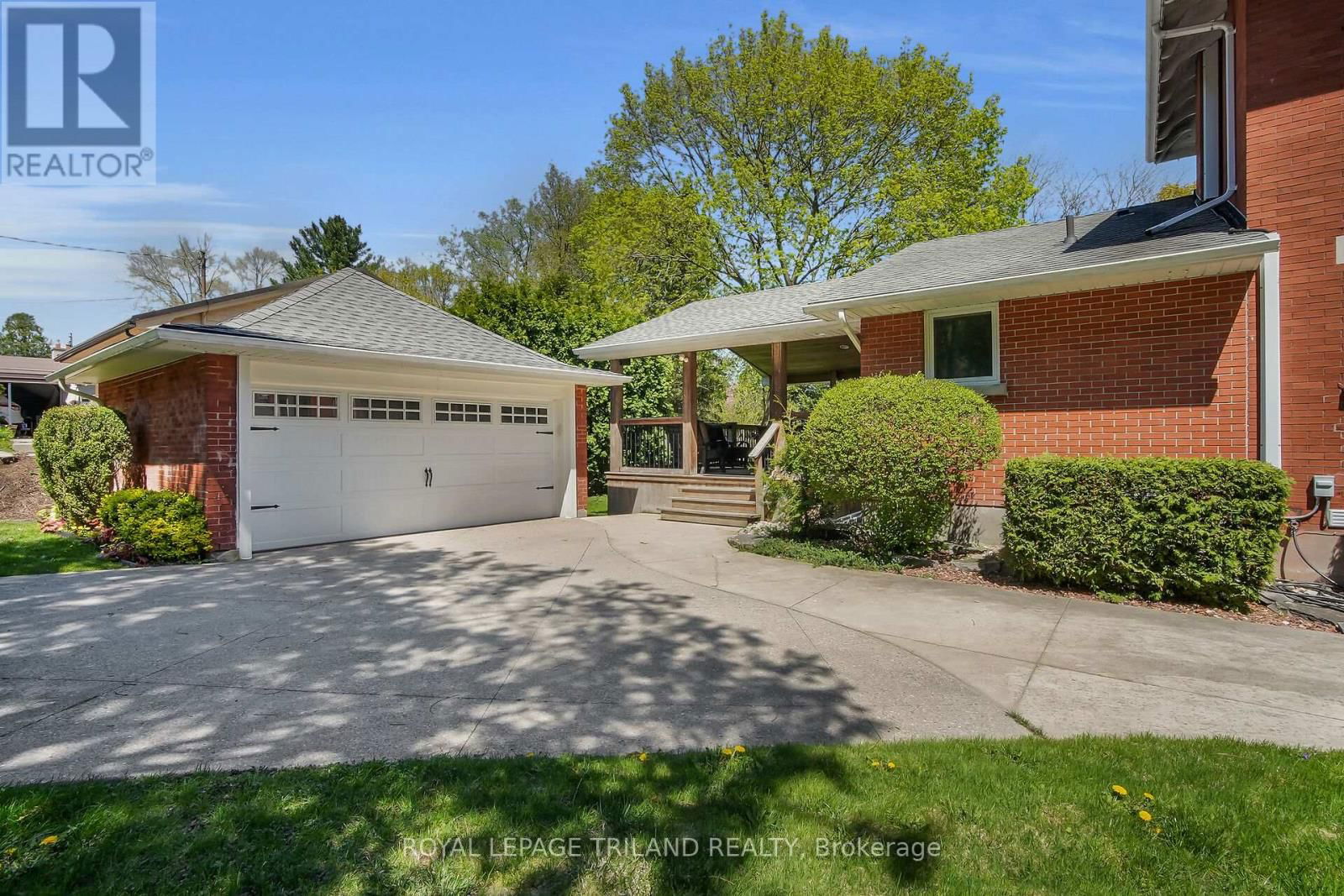 825 RIVERSIDE DRIVE Image 30