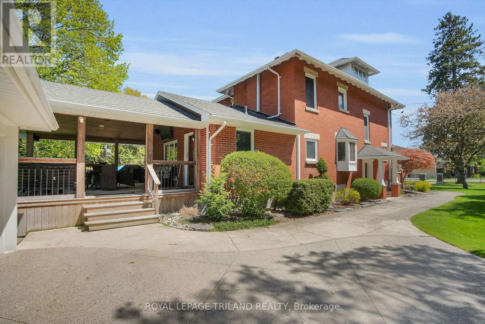 825 RIVERSIDE DRIVE Image 31