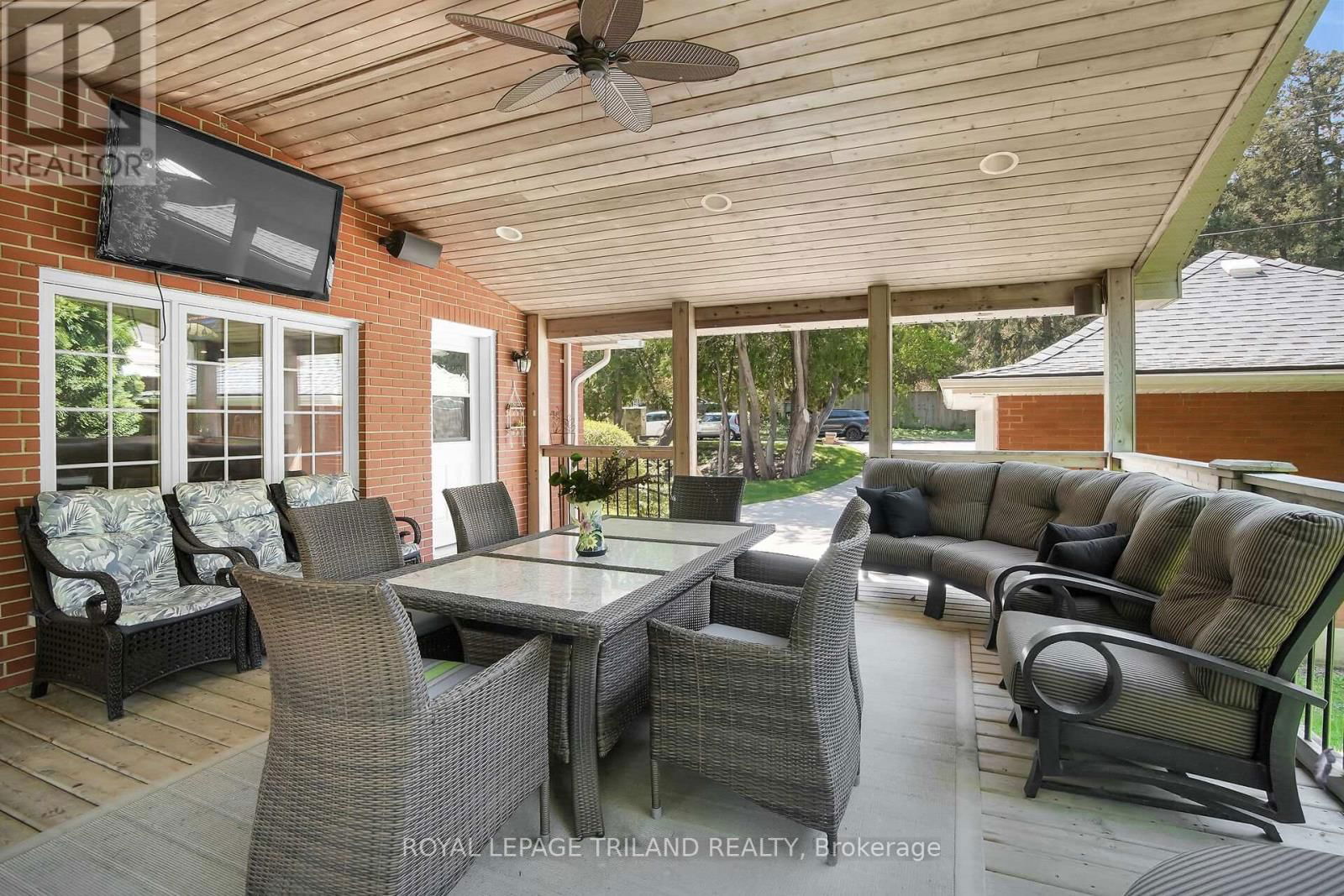 825 RIVERSIDE DRIVE Image 32