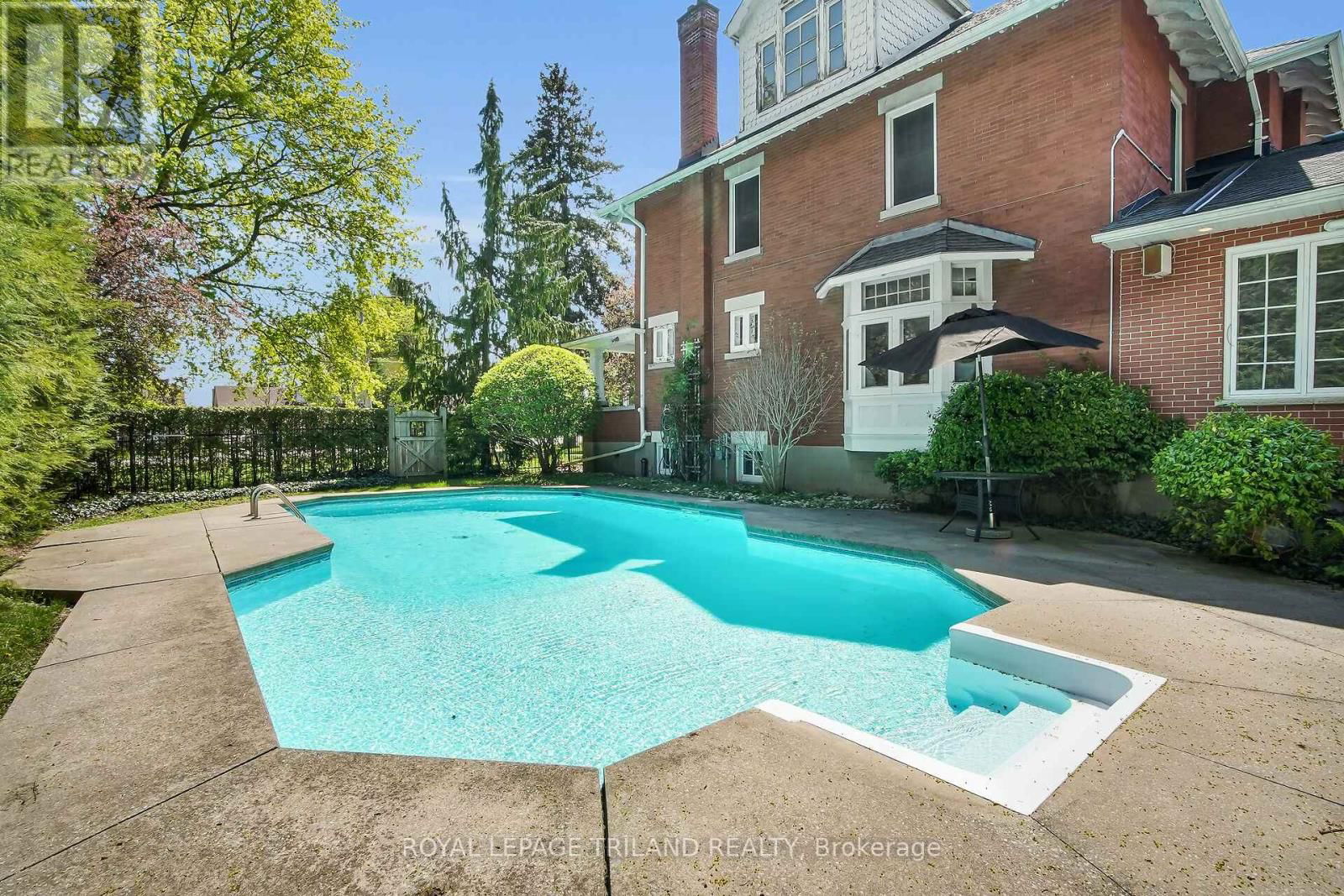 825 RIVERSIDE DRIVE Image 37