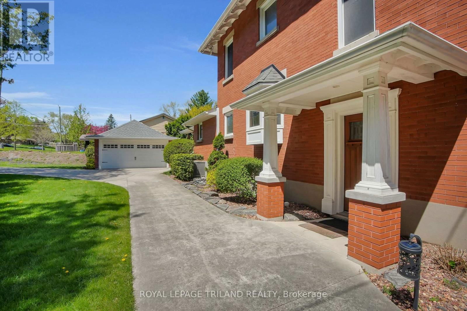 825 RIVERSIDE DRIVE Image 41