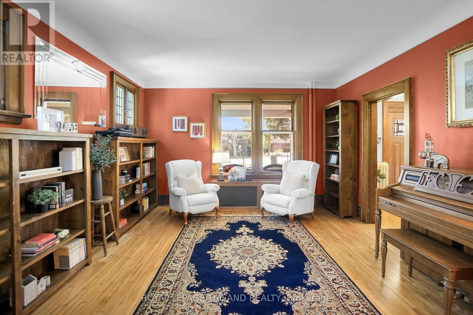 825 RIVERSIDE DRIVE Image 6