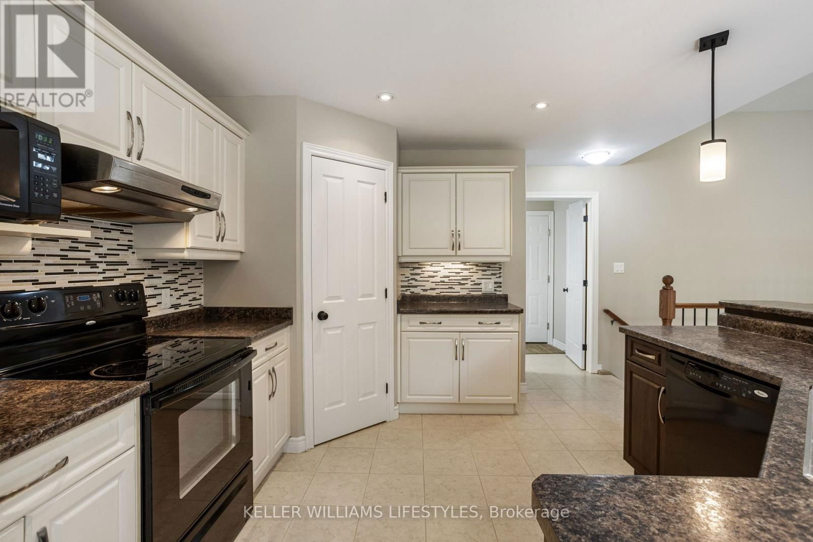 368 DARCY DRIVE Image 11