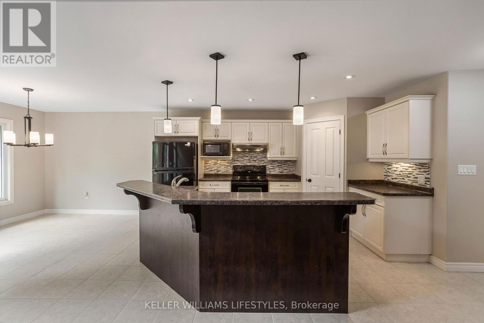 368 DARCY DRIVE Image 9