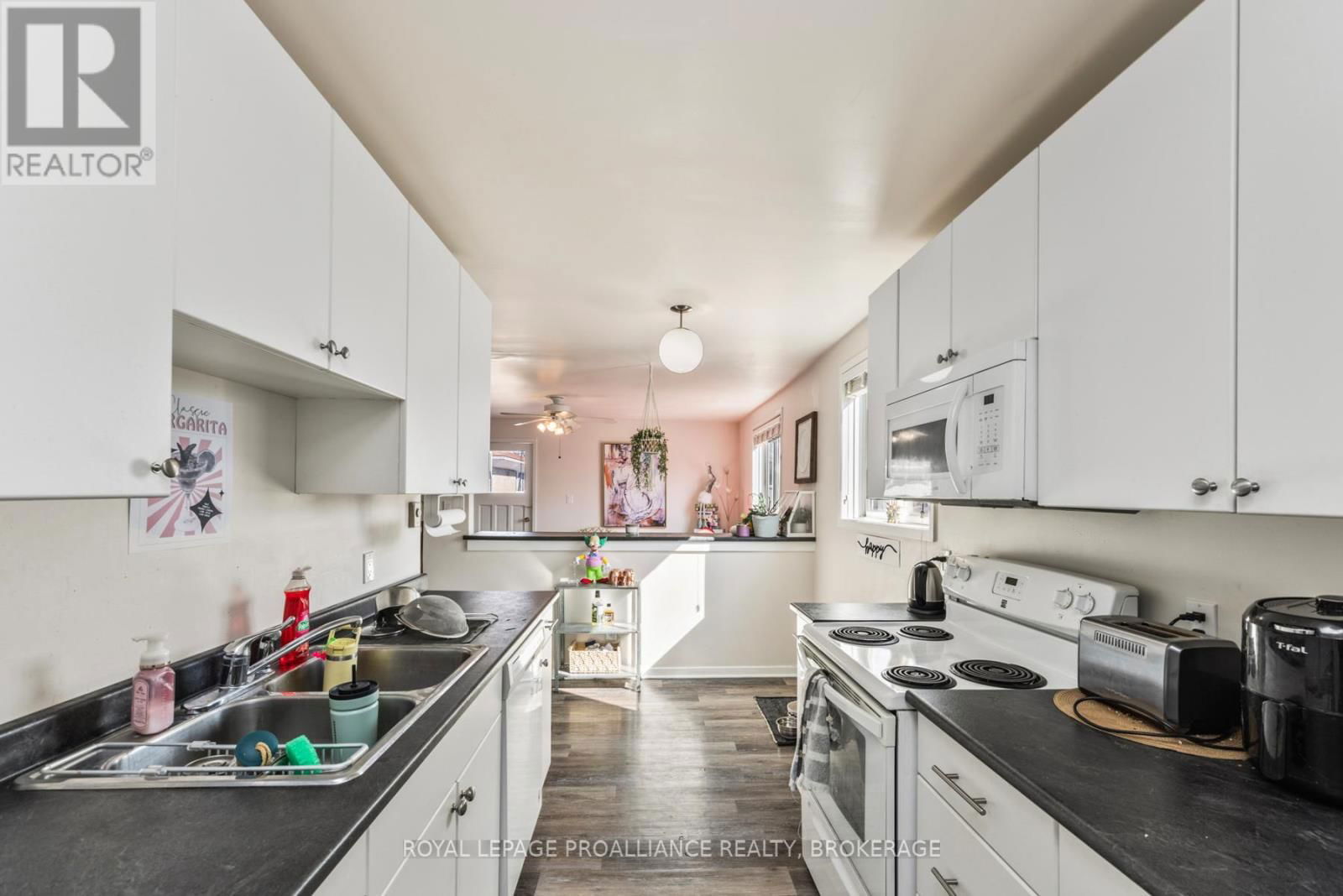 69 SCOTT STREET Image 35