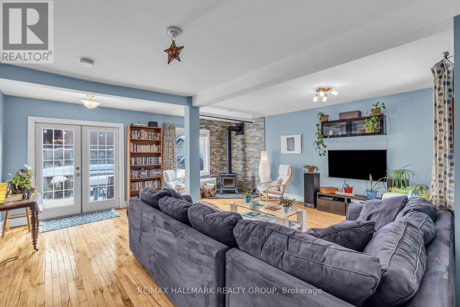 396 DALY AVENUE Image 10