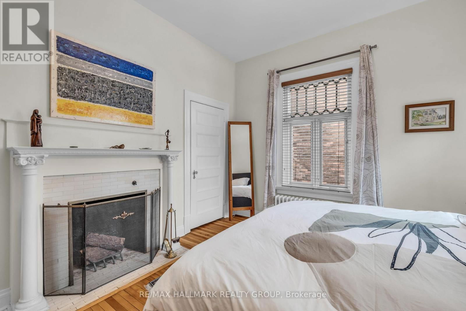 396 DALY AVENUE Image 24