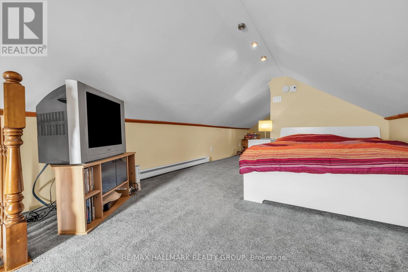 396 DALY AVENUE Image 45