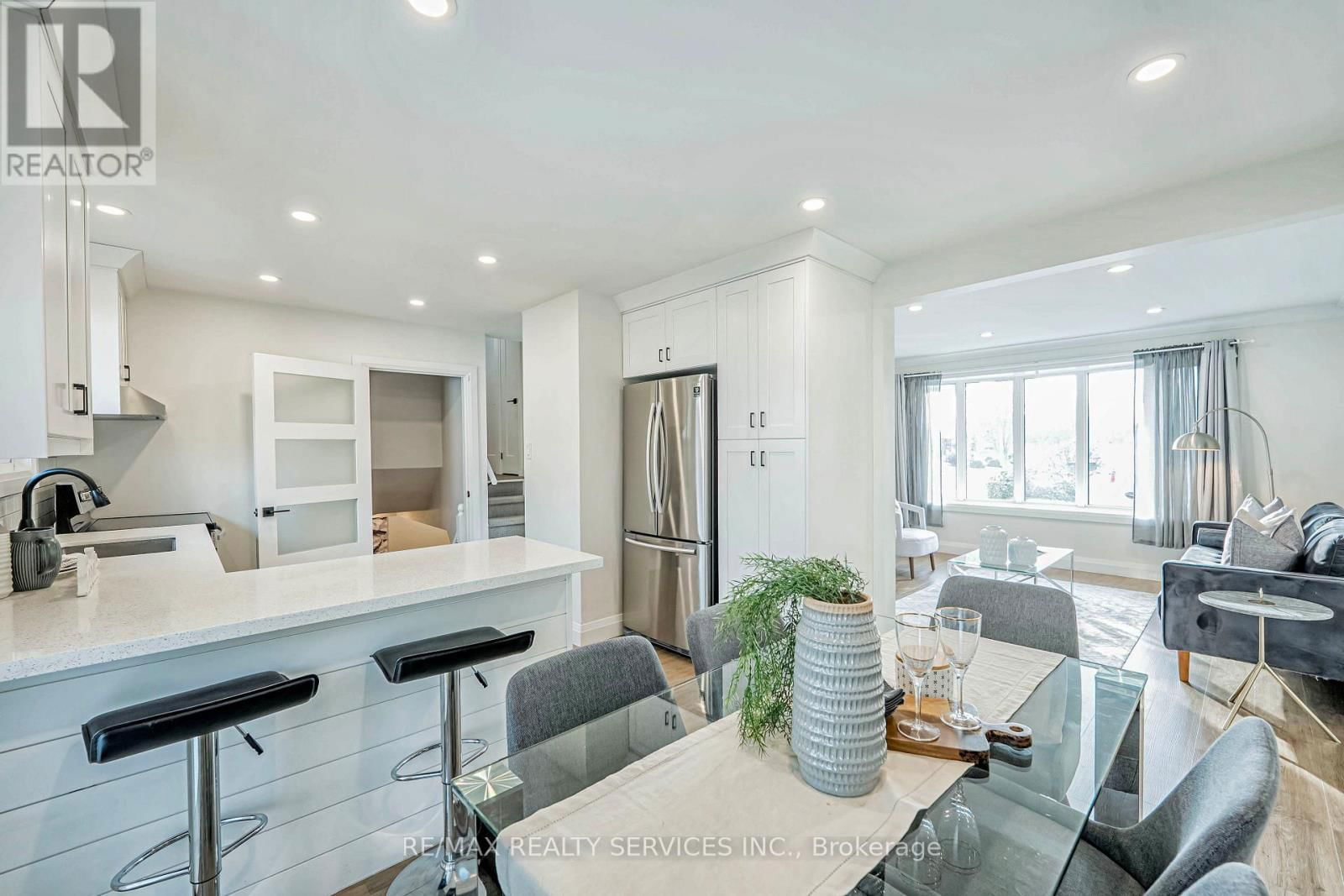 17 SHAMROCK COURT Image 13