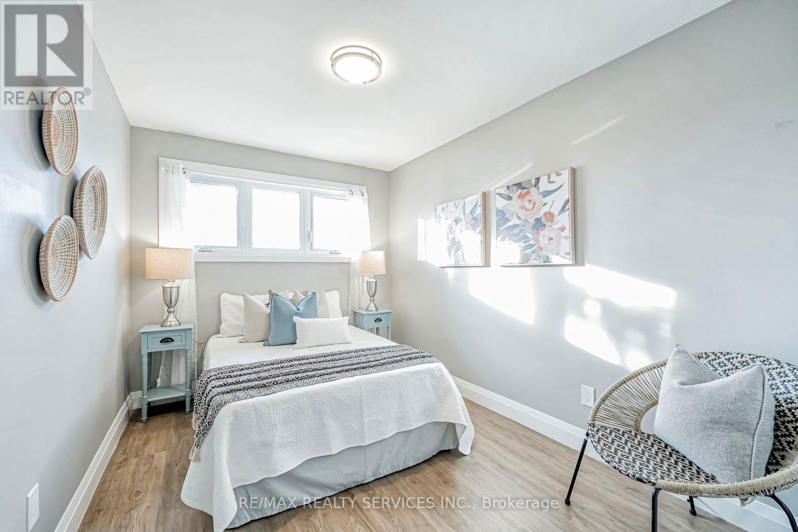 17 SHAMROCK COURT Image 25