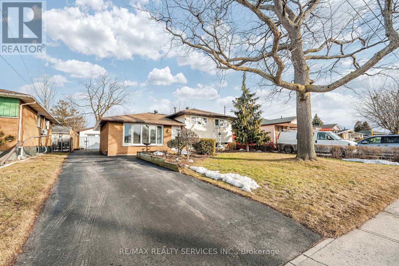 17 SHAMROCK COURT Image 3