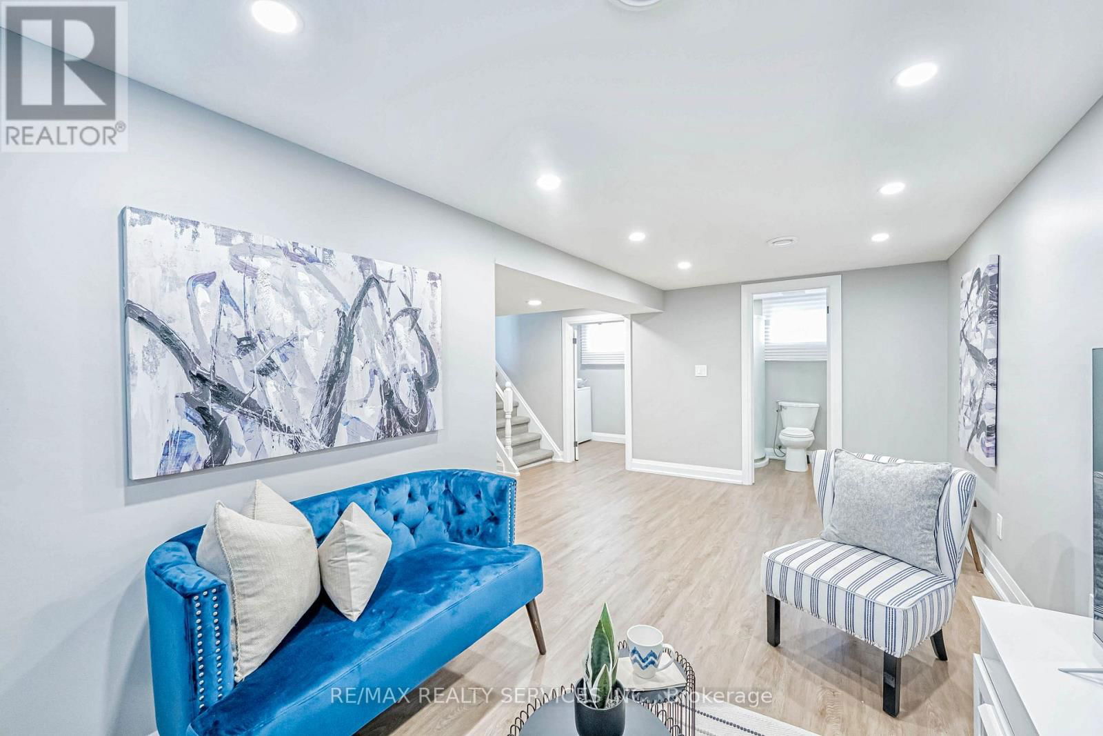 17 SHAMROCK COURT Image 33