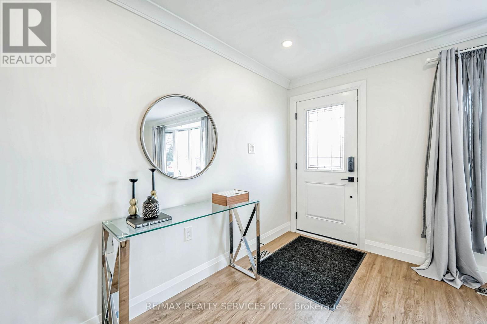 17 SHAMROCK COURT Image 4