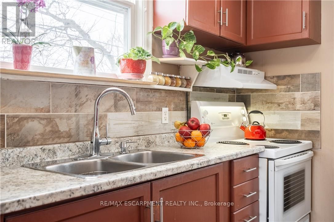 119 EAST 17TH STREET Image 10