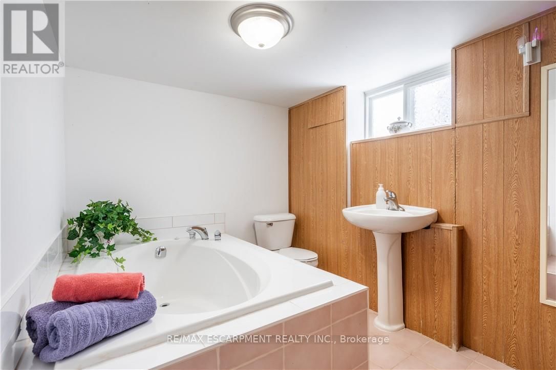 119 EAST 17TH STREET Image 23