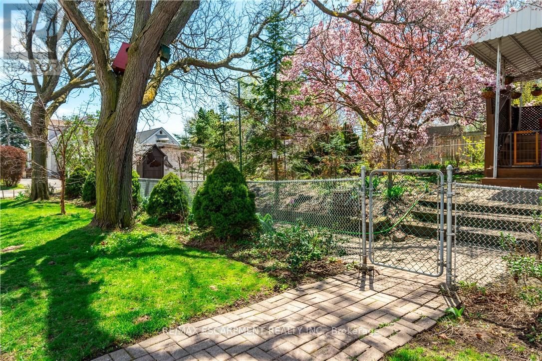 119 EAST 17TH STREET Image 26