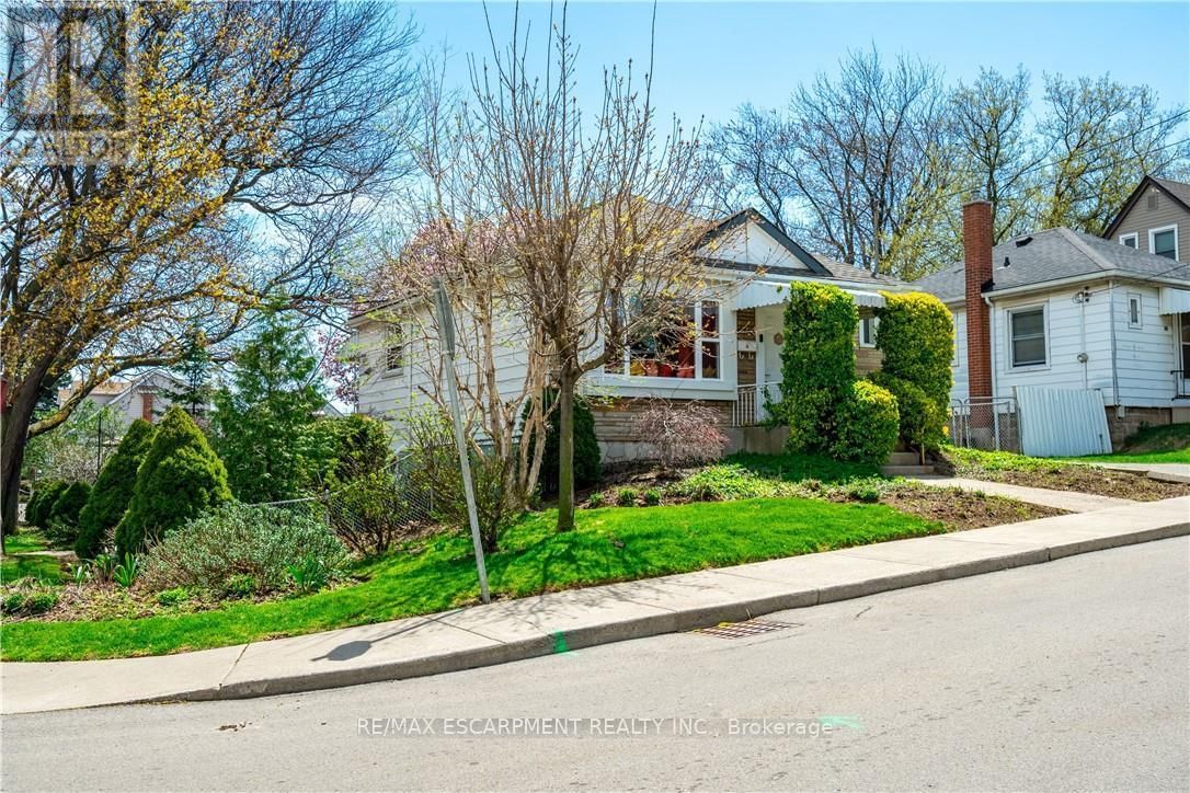 119 EAST 17TH STREET Image 3