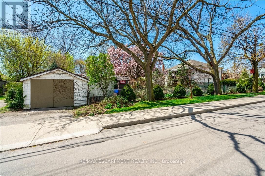 119 EAST 17TH STREET Image 32