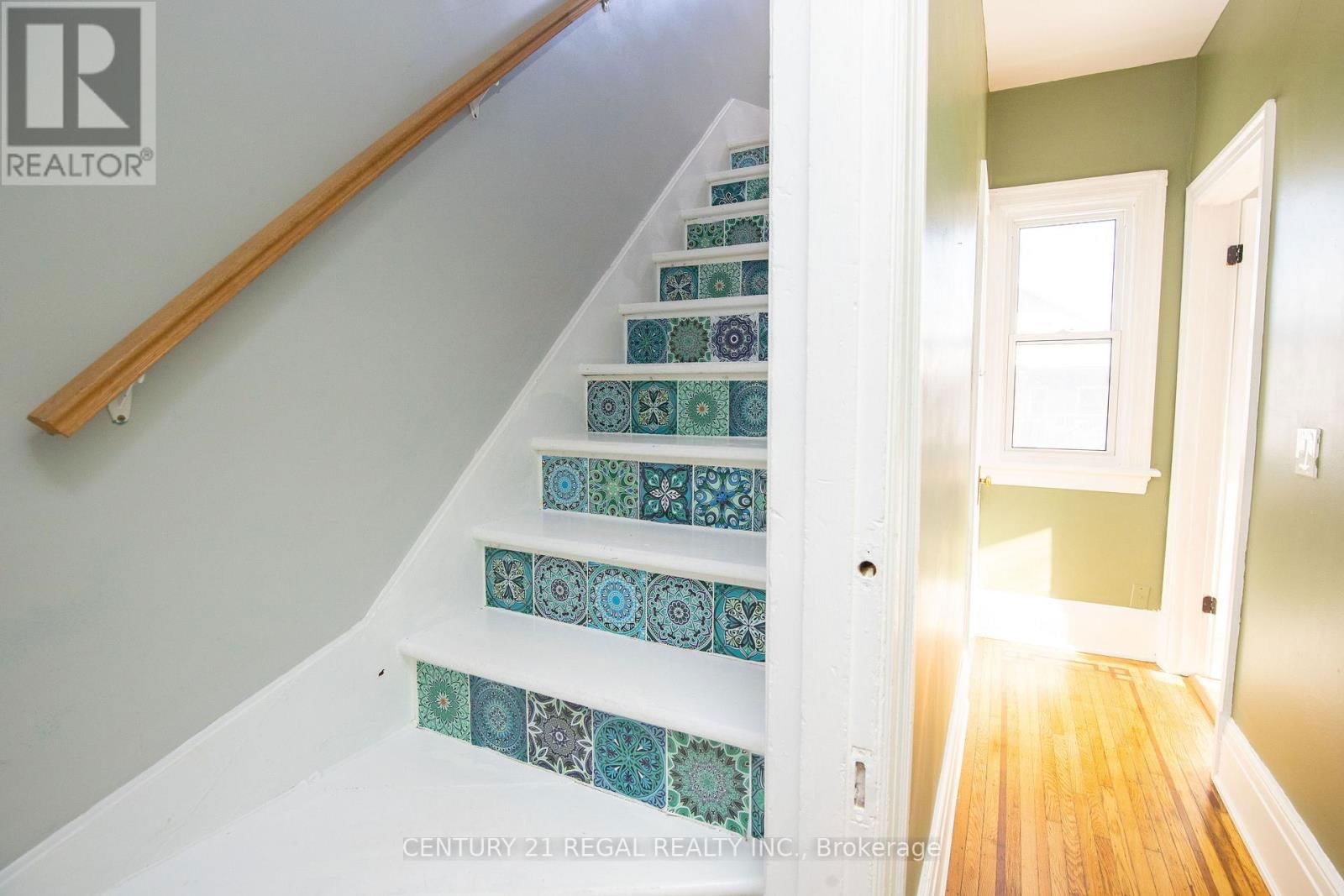 2 - 352 BARTON STREET EAST Image 32