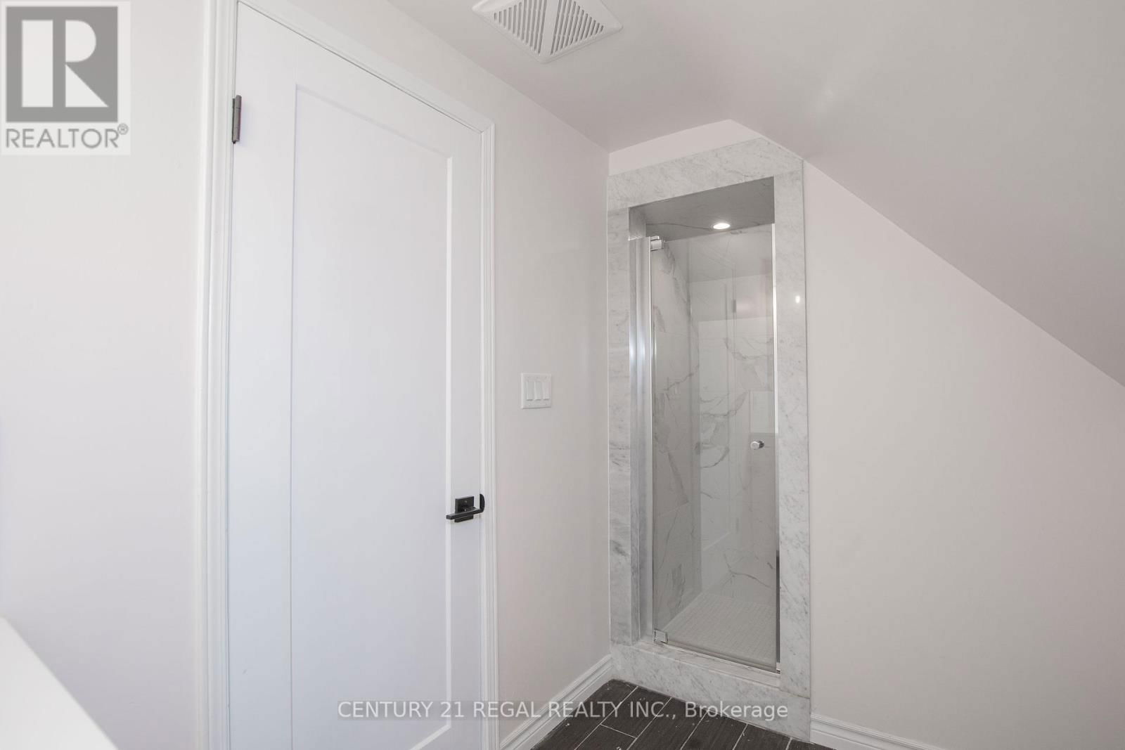 2 - 352 BARTON STREET EAST Image 37