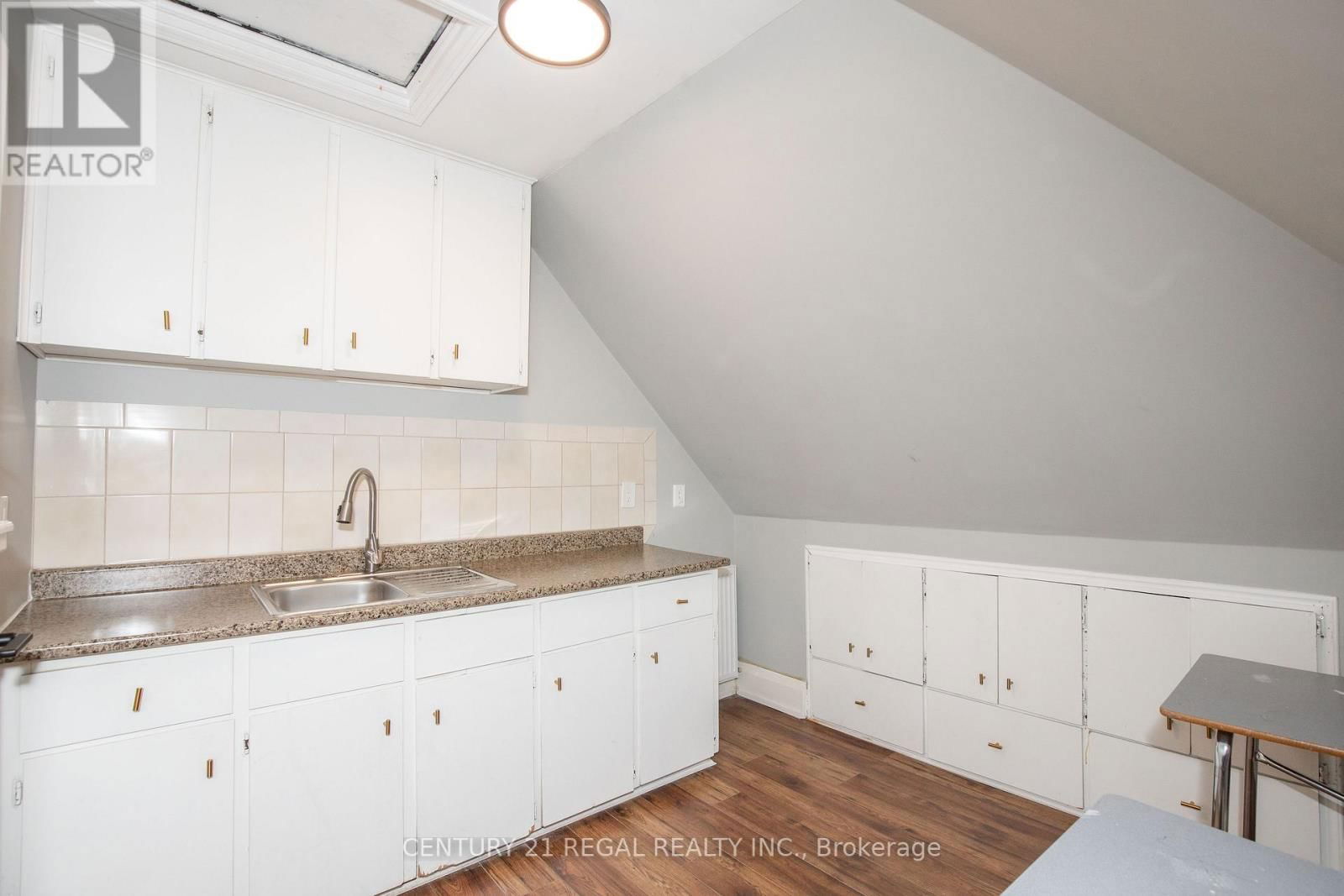2 - 352 BARTON STREET EAST Image 47