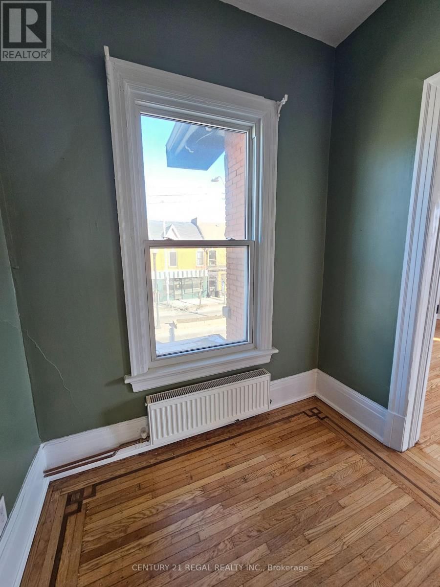 2 - 352 BARTON STREET EAST Image 7