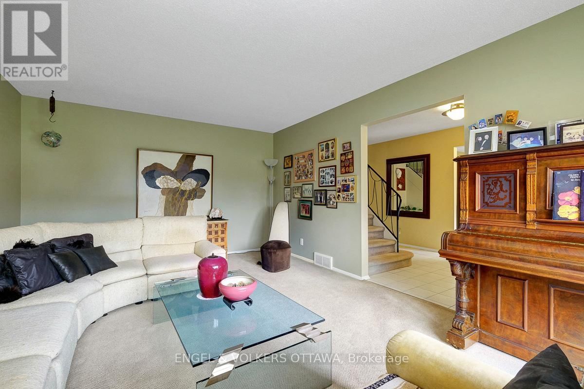 59 CHARING ROAD Image 11