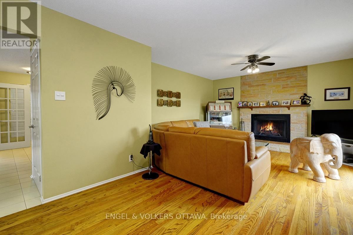 59 CHARING ROAD Image 19