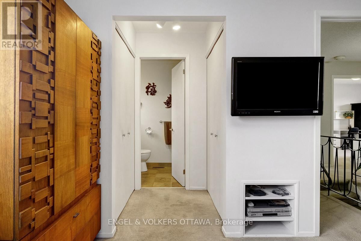 59 CHARING ROAD Image 30