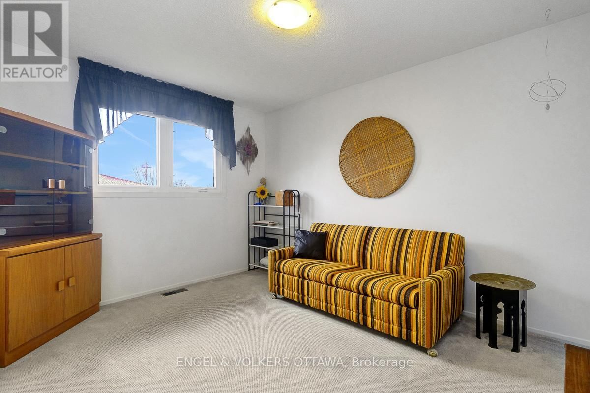 59 CHARING ROAD Image 35