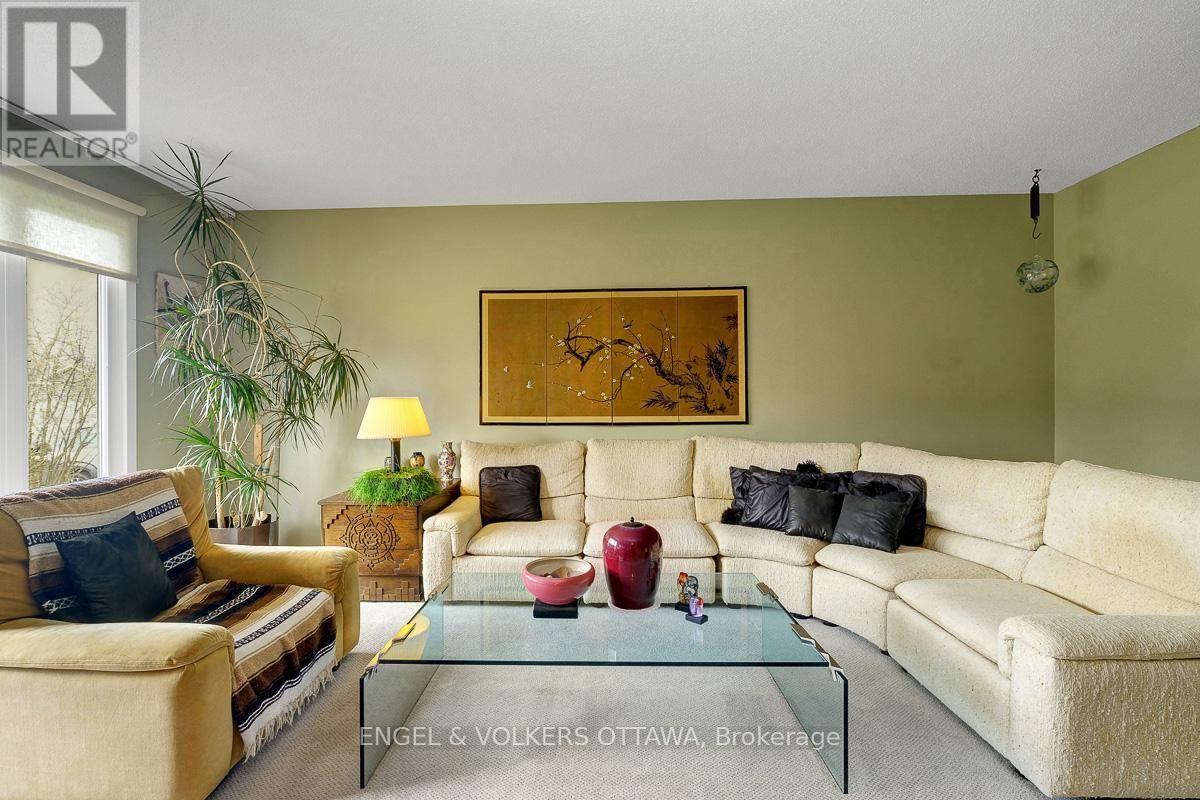 59 CHARING ROAD Image 8