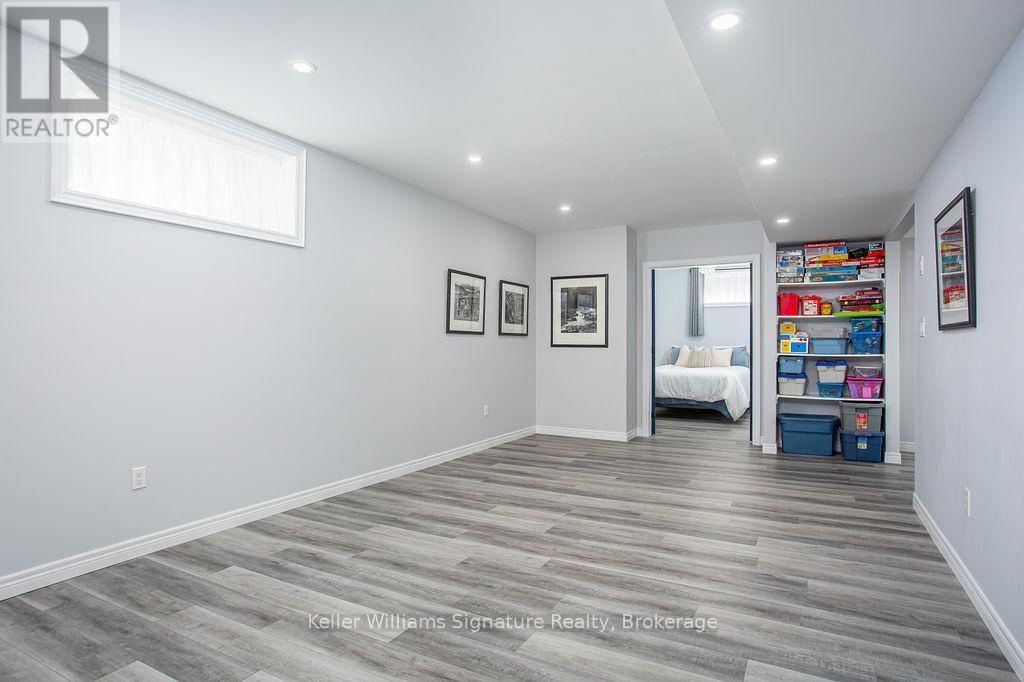 7 HILBORN STREET Image 32