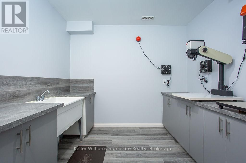 7 HILBORN STREET Image 37