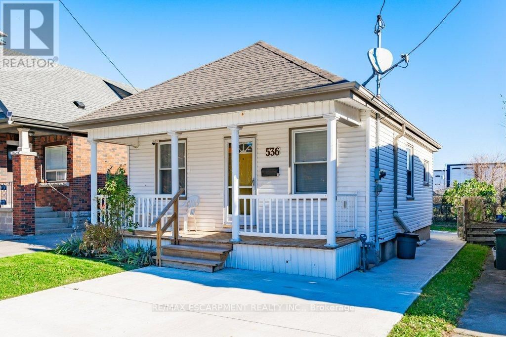 536 JOHN STREET NORTH Image 2